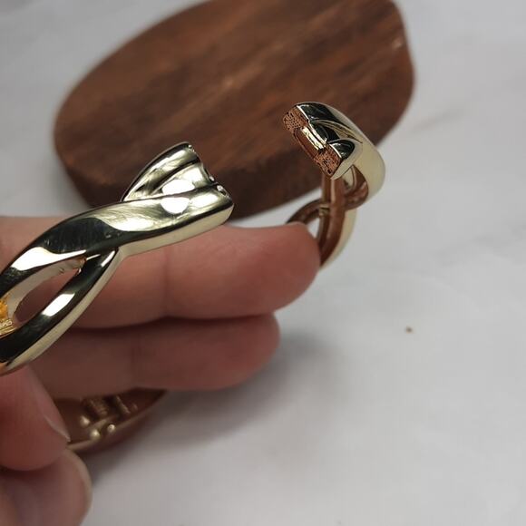 Gold Twisted Hinge Bracelet - Picture 7 of 7